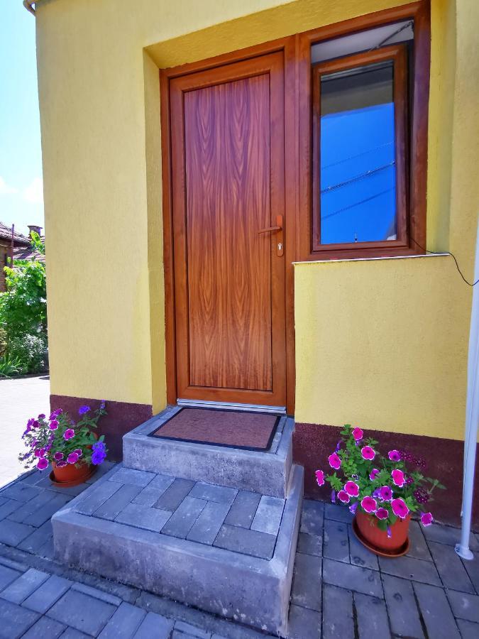 1 For Rent Hotell Cluj-Napoca Exteriör bild
